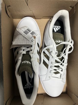 Zapatillas Adidas Blancas y Verdes militares