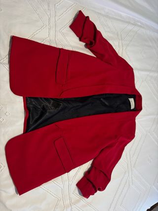 Traje rojo Stradivarius