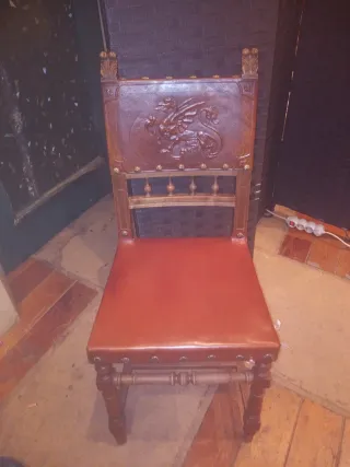 Silla Castellana Cuero Siglo XIX