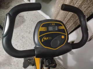 Bicicleta Estática Plegable Negra y Amarilla