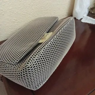 Bolso Purificación García rejilla beige