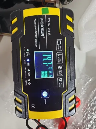 Cargador Baterías 12V/24V 8A/4A