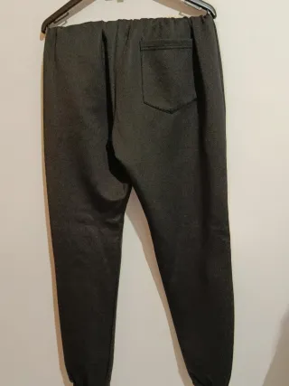 Chaqueta Nike con cremallera y capucha