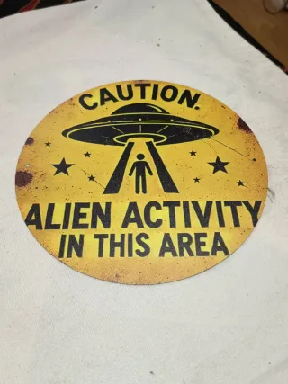 Placa Metálica Alien Activity 20cm