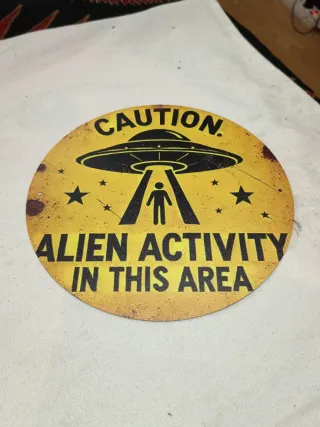 Placa Metálica Alien Activity 20cm