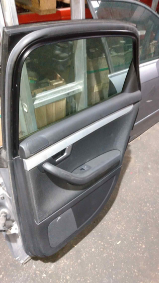 PUERTA TRASERA DERECHA AUDI A4 BERLINA (8E) 2