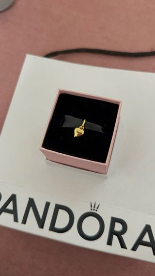 Charm Pandora Dorado