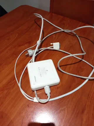 Adaptador de corriente Apple A1006