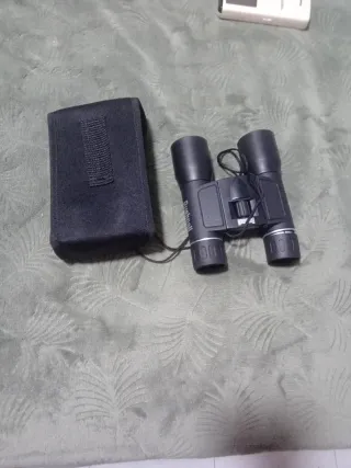 Prismáticos Bushnell con funda