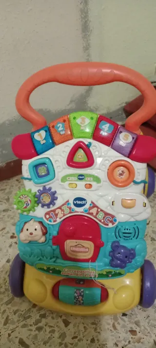 Andador bebé VTech con luces y sonidos