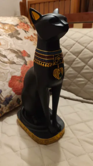 Gatto Egiziano Nero Pesante