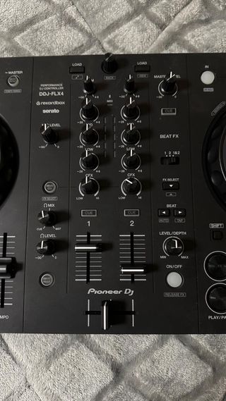 Mesa DJ Pioneer DDJ-FLX4 Nueva Precio negociable