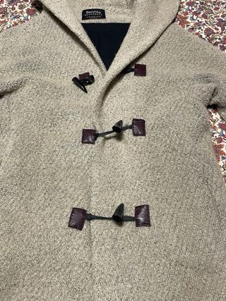 Abrigo de invierno Beige con Cierre de Cuerno