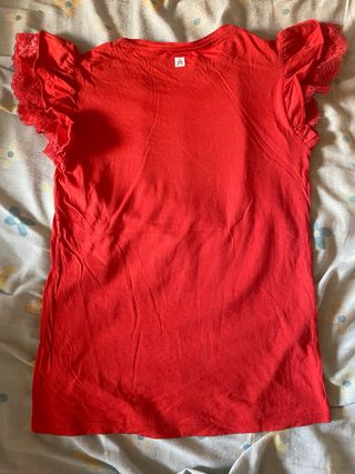 Camiseta RETOUR volantes encaje manga corta.