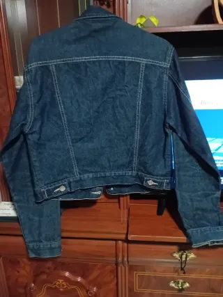 Chaqueta vaquera corta 100% algodón Talla 38