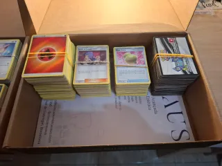Tacos de Cartas normales Pokémon Todo junto 80 eur
