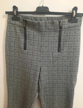 Leggings de cuadros grises y negros