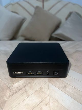 Mini PC Asus NUC 13 Pro.