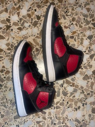 Nike Jordan Access Talla 42 Negro/Rojo