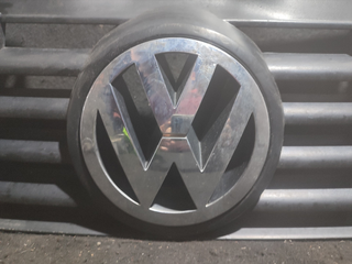 CALANDRA DELANTERA DE RADIADOR VOLKSWAGEN T5