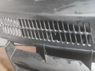 CALANDRA DELANTERA DE RADIADOR VOLKSWAGEN T5