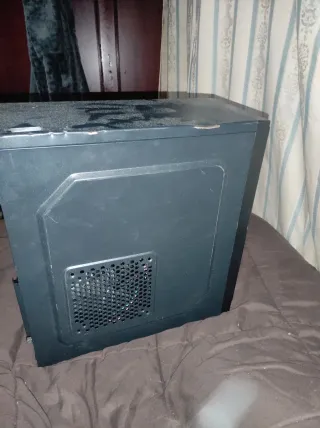 Vendo o cambio PC i7 8700 16GB RAM SSD 120GB + 2TB