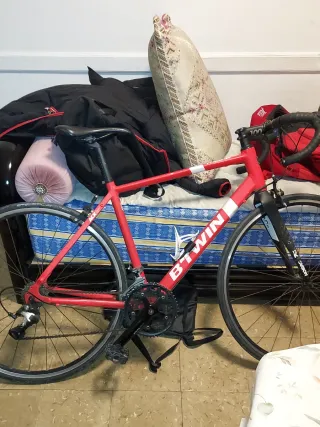 Bicicleta de carretera Btwin Roja