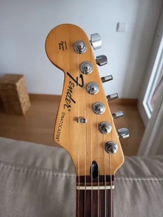 Fender Stratocaster Zurda MIM Sunburst