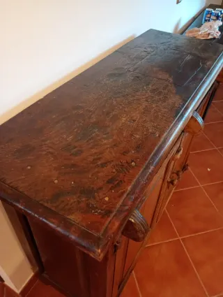 Aparador antiguo de madera