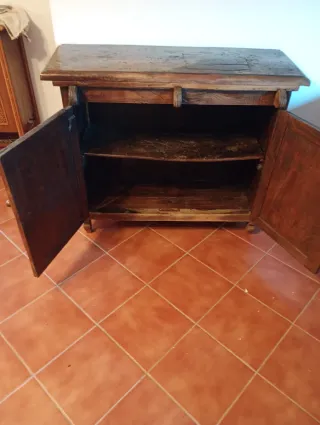Aparador antiguo de madera