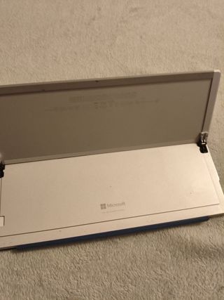 Microsoft Surface Pro 4 – Core i5, 4GB RAM, 116GB