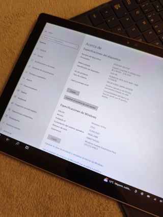 Microsoft Surface Pro 4 – Core i5, 4GB RAM, 116GB