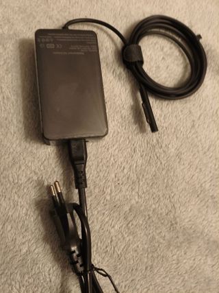 Microsoft Surface Pro 4 – Core i5, 4GB RAM, 116GB