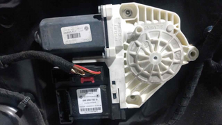 ELEVALUNAS DELANTERO IZQUIERDO VOLKSWAGEN PAS