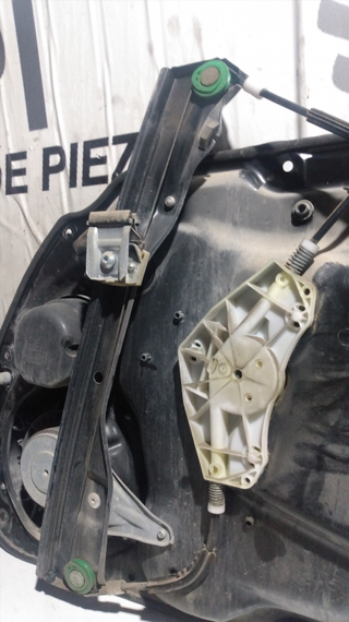 ELEVALUNAS DELANTERO IZQUIERDO VOLKSWAGEN PAS