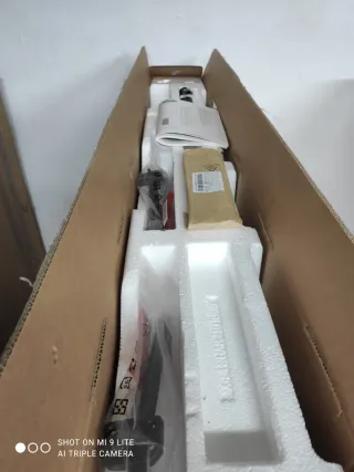 TV Philips 75pus8118/12 (PANTALLA ROTA)