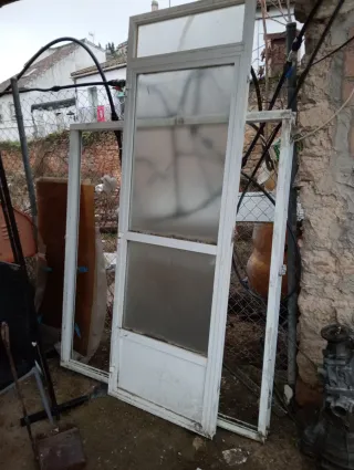 Puerta de aluminio con cristal Medida de 75 x 230