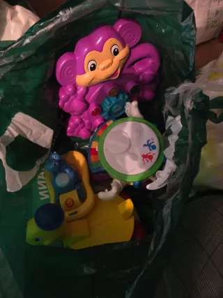 Móvil cuna y juguetes