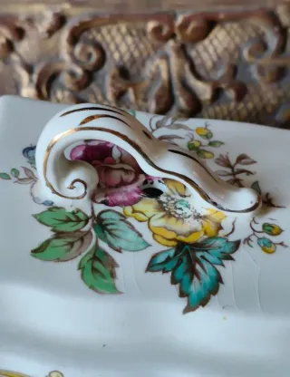 Tazza in porcellana decorata