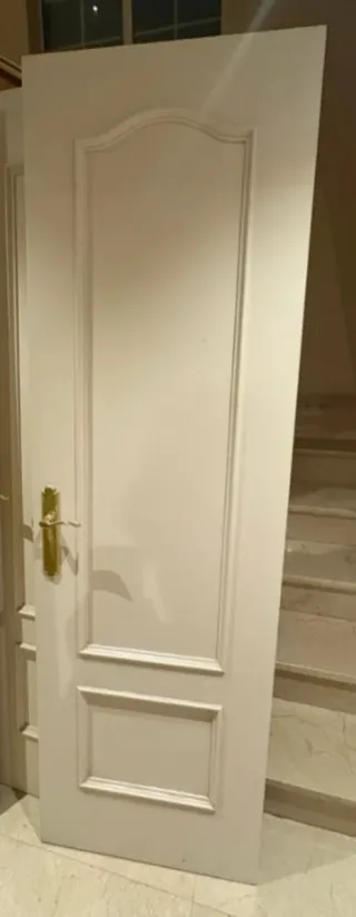 Puerta madera maciza