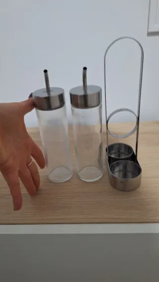 Set di erogatori per olio e aceto in metallo e vetro di Ikea