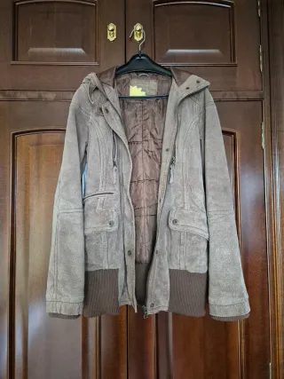 Cazadora S/M Marrón con Capucha