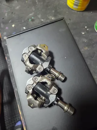 Pedales Shimano XT. Sin holguras perfectos.