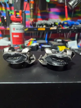Pedales Shimano XT. Sin holguras perfectos.