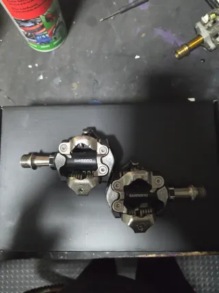 Pedales Shimano XT. Sin holguras perfectos.