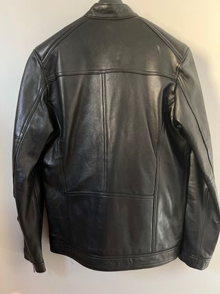 Chaqueta de cuero negra