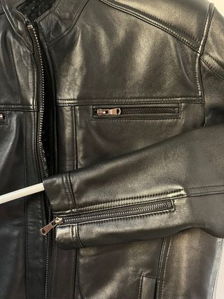 Chaqueta de cuero negra