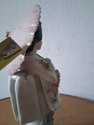 Statua Geisha con Ombrello