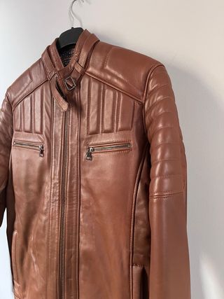 Chaqueta de cuero marrón