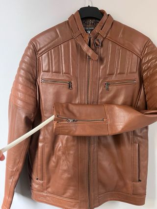 Chaqueta de cuero marrón